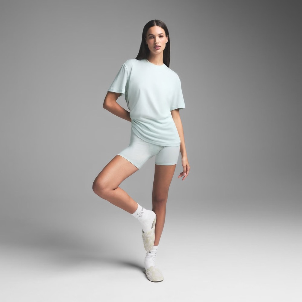 Skims Boyfriend T-Shirt in Frost